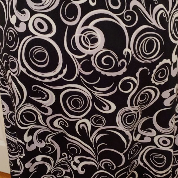 🐻 Wildlife Sportswear Skirt - Picture 5 of 8